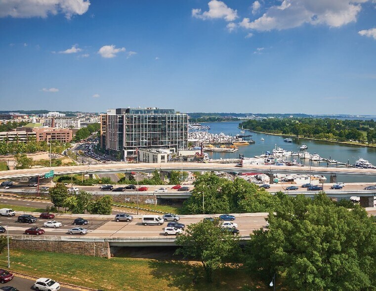 445 12th St SW, Washington, DC à louer - Photo de l’immeuble – Image 3 sur 37