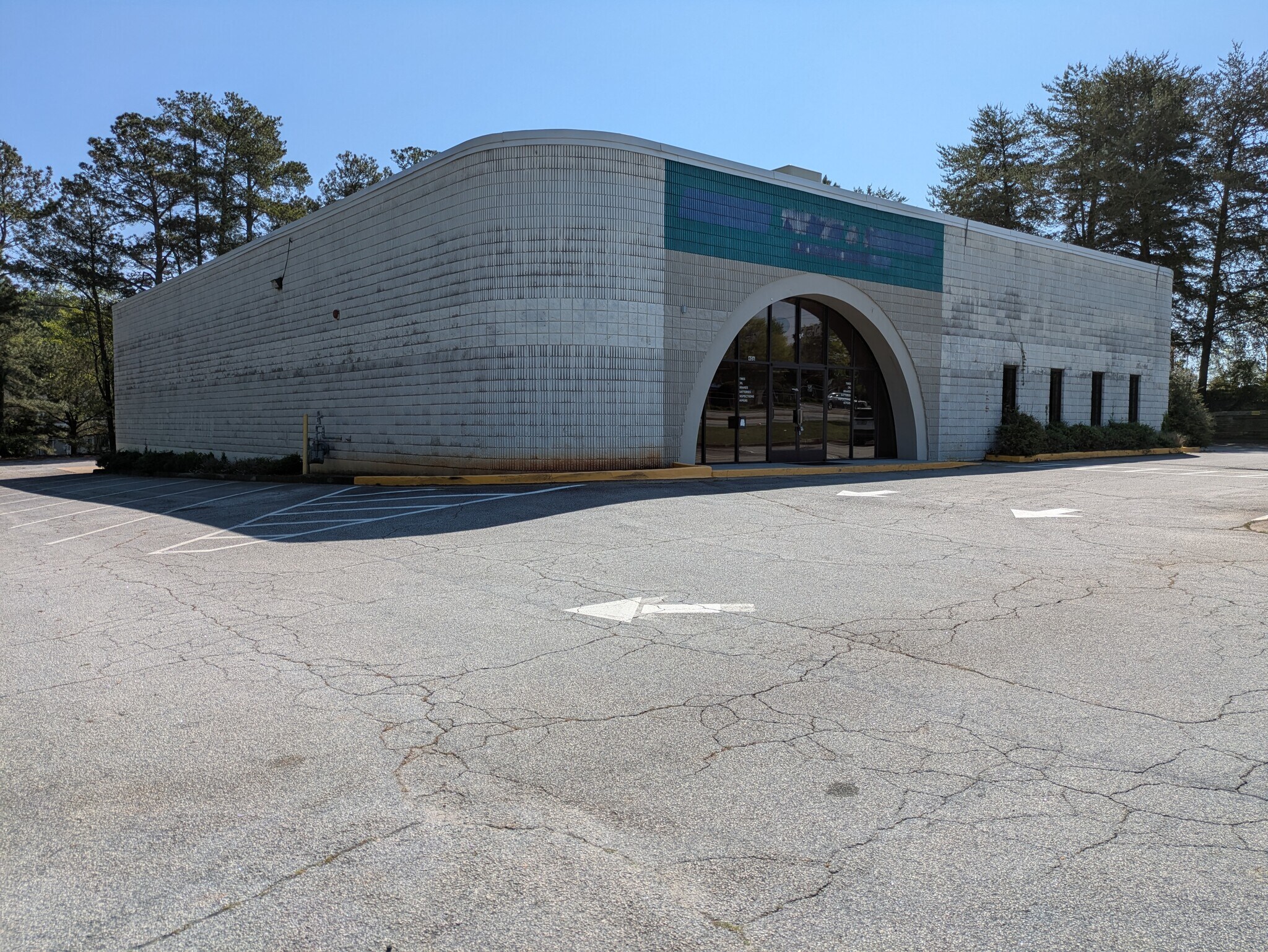 406 Pleasant Hill Rd NW, Lilburn, GA à vendre Photo de l’immeuble– Image 1 sur 5