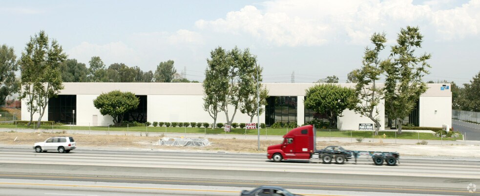 737 W Artesia Blvd, Compton, CA à louer - Photo de l’immeuble – Image 3 sur 8