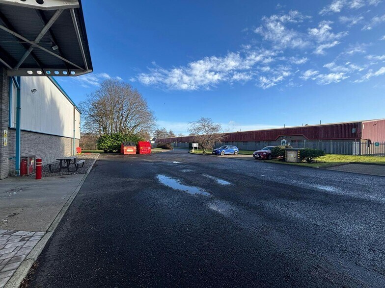 West Mains Rd, Grangemouth à louer - Photo de l’immeuble – Image 3 sur 9