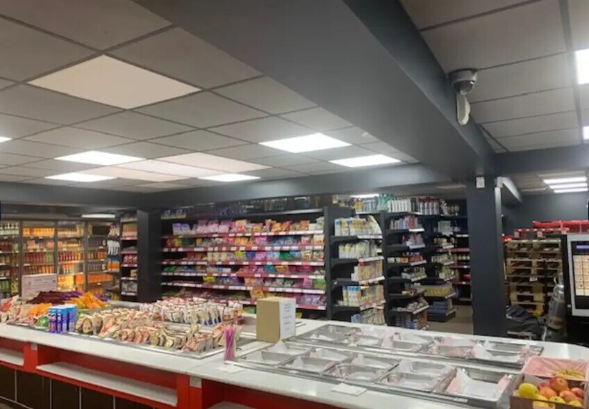 Local commercial dans Paris à louer - Photo de l’immeuble – Image 3 sur 4