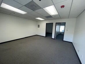 41690 Enterprise Cir N, Temecula, CA à louer Photo intérieure– Image 2 sur 4