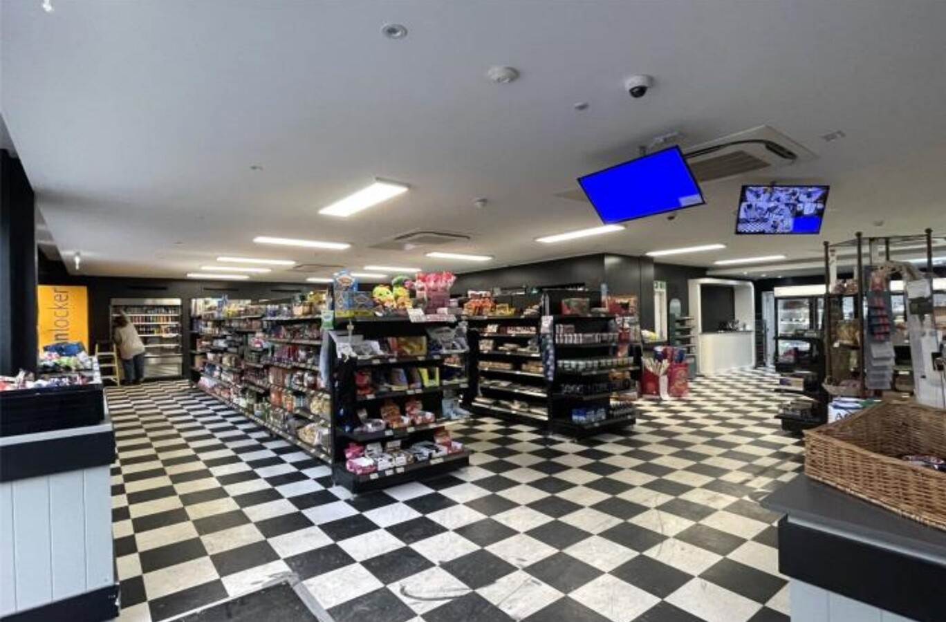 61-73 Victoria Ave, Southend On Sea, ESS SS2 6EB - Lot 2 -  - Photo intérieure - Image 1 of 1