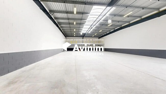 Plus de détails pour Bureau, Industriel/Logistique à louer