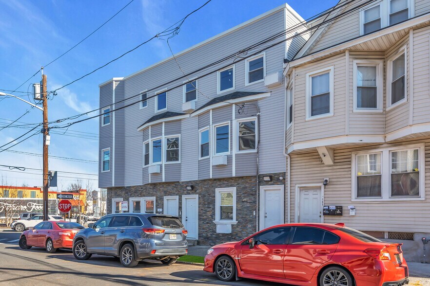 167-169 Smith St, Elizabeth, NJ à vendre - Photo de l’immeuble – Image 3 sur 23