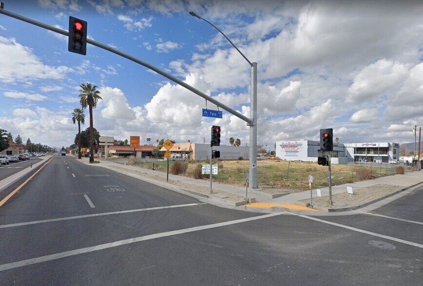 2080 Florida Ave E, Hemet, CA à louer - Photo de l’immeuble – Image 2 sur 6