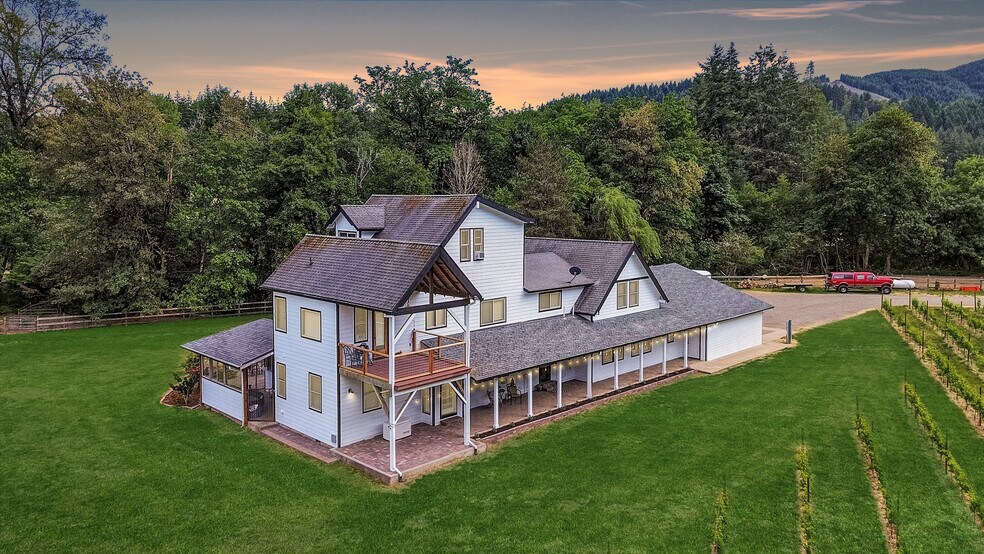 47266 SW Carpenter Creek Rd, Forest Grove, OR à vendre - Photo de l’immeuble – Image 3 sur 48