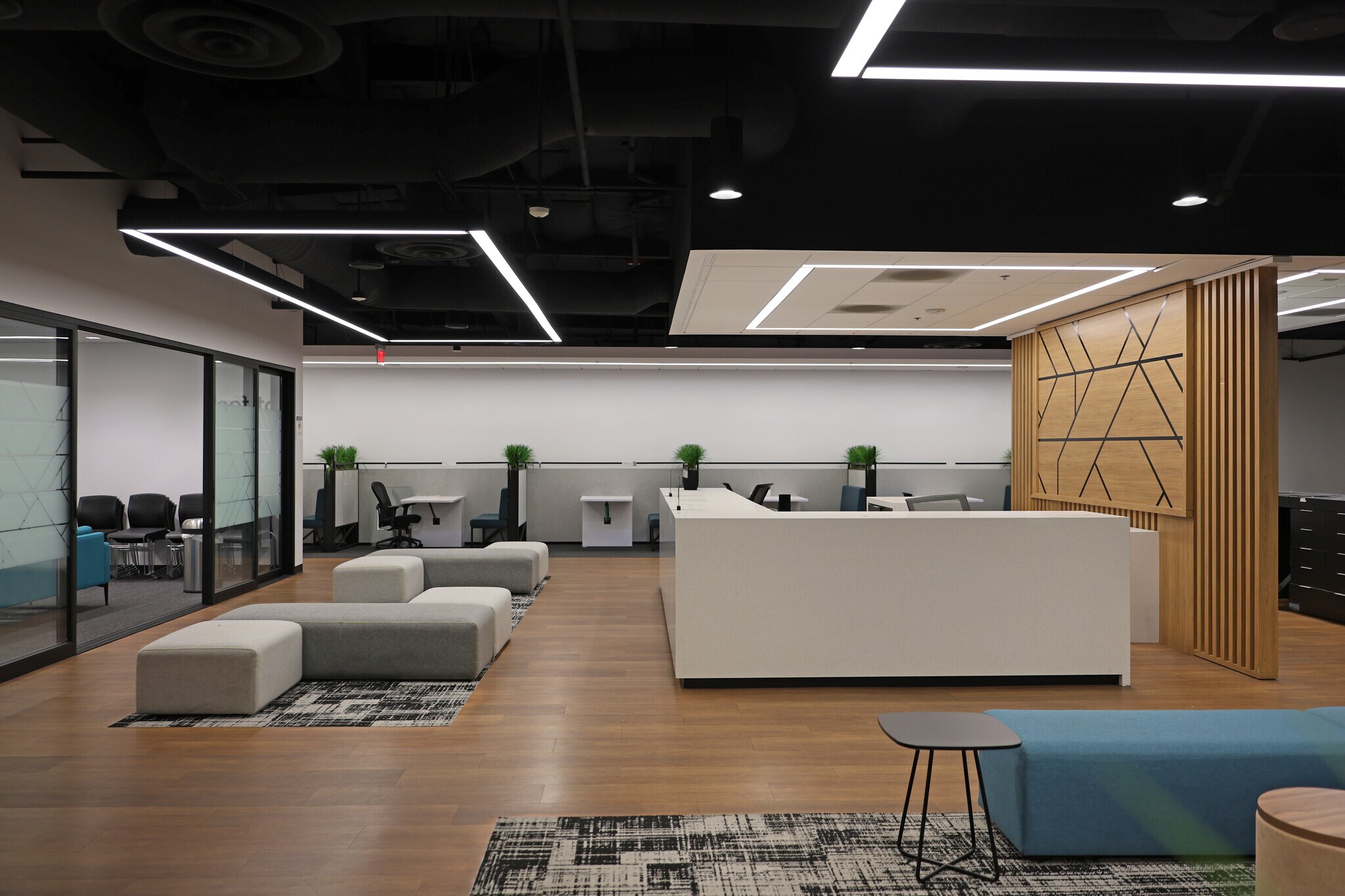 4201 W Vanowen Pl, Burbank, CA à louer Photo de l’immeuble– Image 1 sur 13