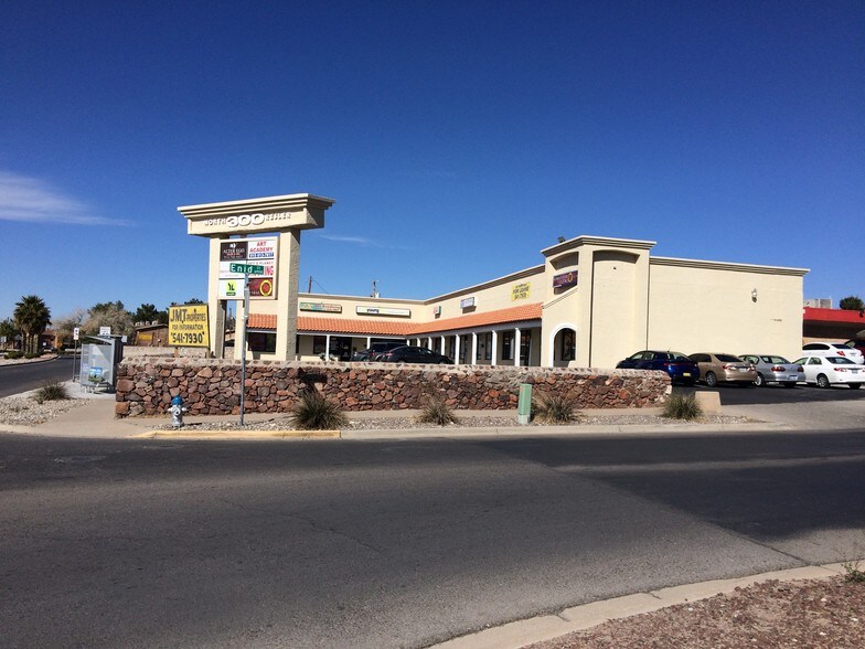 300 N Resler Dr, El Paso, TX à louer - Photo principale – Image 1 sur 10