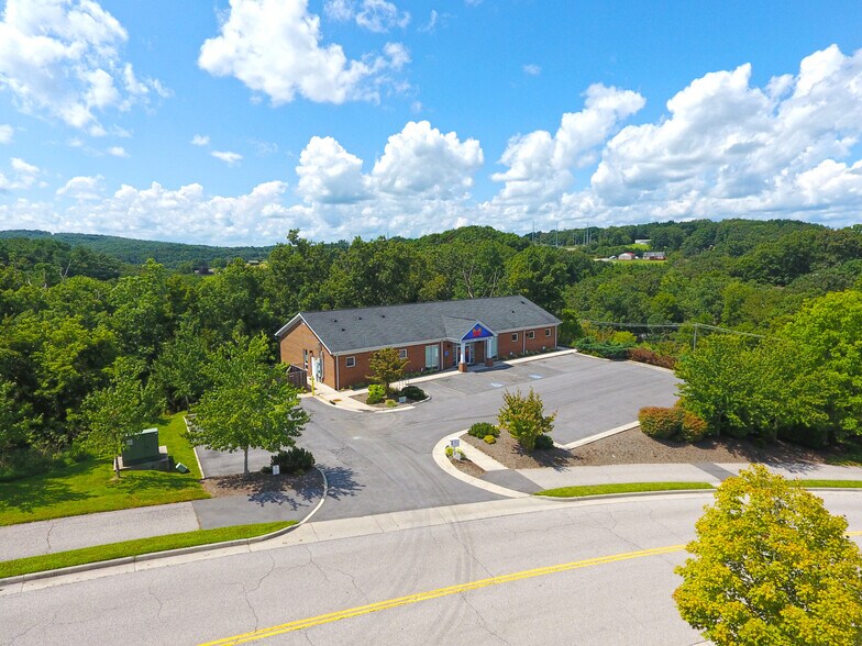 829 Davis St, Blacksburg, VA à vendre - Photo de l’immeuble – Image 3 sur 36
