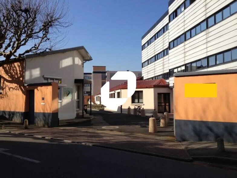 Local d’activités dans Champigny-sur-Marne à louer - Photo de l’immeuble – Image 2 sur 10