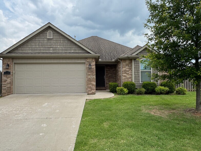 220 Cisterna Dr, Centerton, AR à vendre - Photo principale – Image 1 sur 1