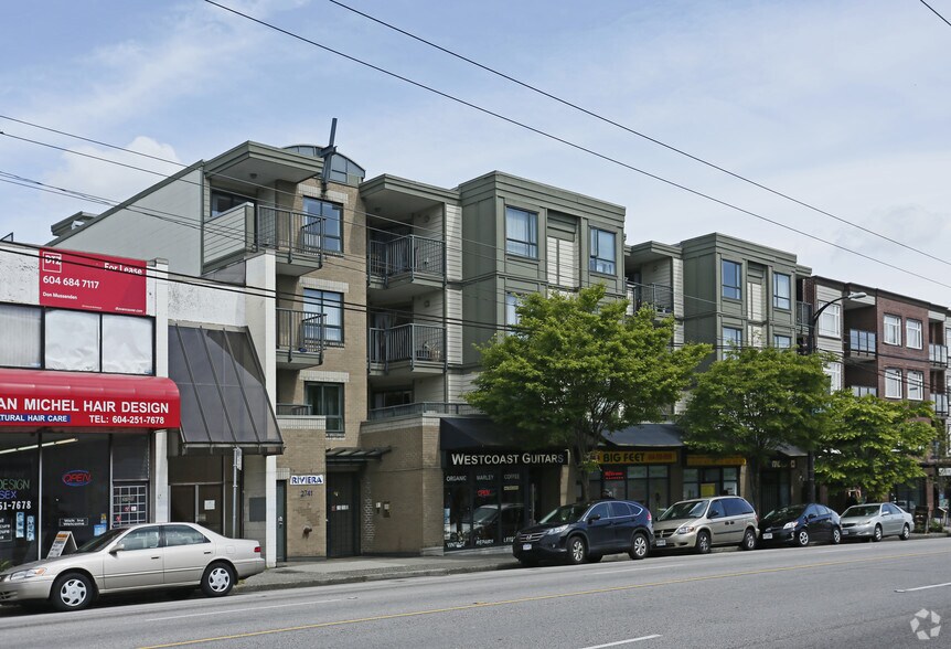 2741 E Hastings St, Vancouver, BC à vendre - Photo principale – Image 1 sur 8