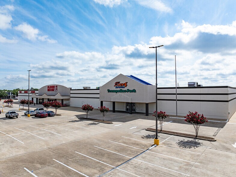 14409 Park Hollow Dr, Houston, TX à louer - Photo de l’immeuble – Image 3 sur 15