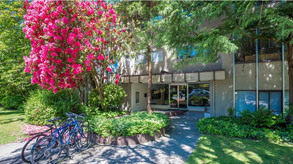 2455 W 2nd Ave, Vancouver, BC à vendre - Photo de l’immeuble – Image 2 sur 6