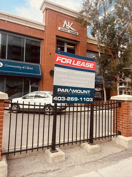 422 11th Ave SE, Calgary, AB à louer - Photo de l’immeuble – Image 2 sur 3