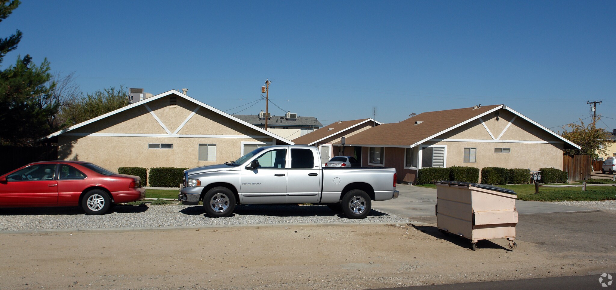 13910 Spruce St, Hesperia, CA à vendre Photo principale– Image 1 sur 3