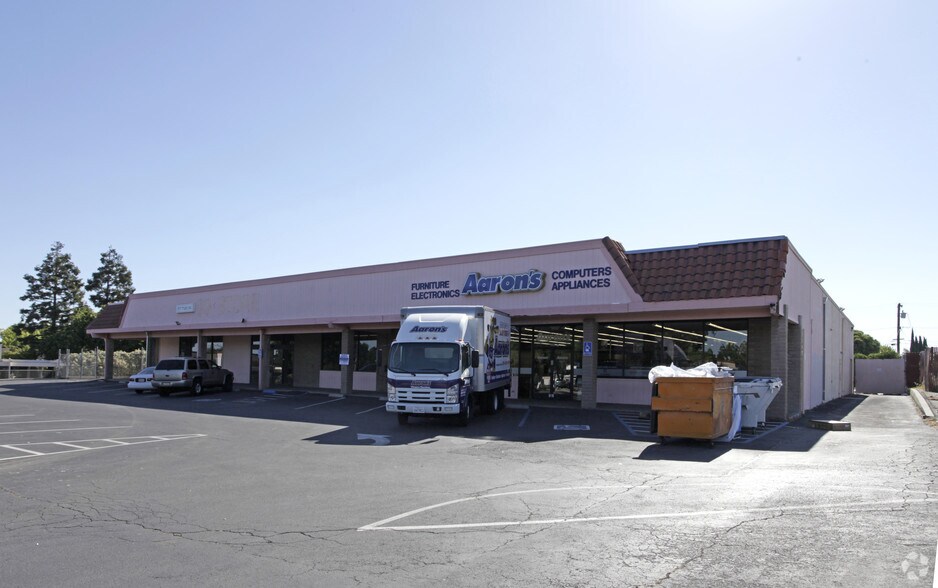 3721-3725 Railroad Ave, Pittsburg, CA à louer - Photo principale – Image 1 sur 3