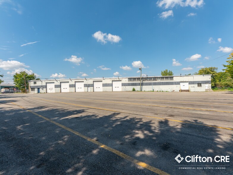 285 Highland Cross, Rutherford, NJ à louer - Photo de l’immeuble – Image 1 sur 11