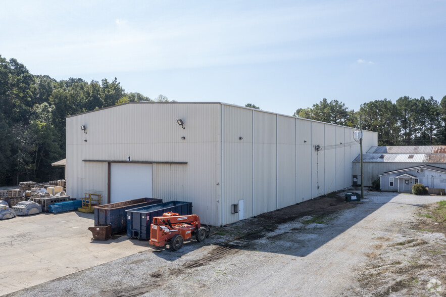144 Thomas Ln, Pell City, AL à louer - Photo de l’immeuble – Image 2 sur 10