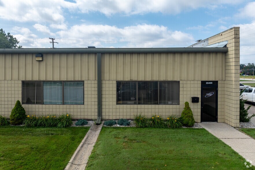 35400-35480 Mound Rd, Sterling Heights, MI à louer - Photo de l’immeuble – Image 2 sur 7