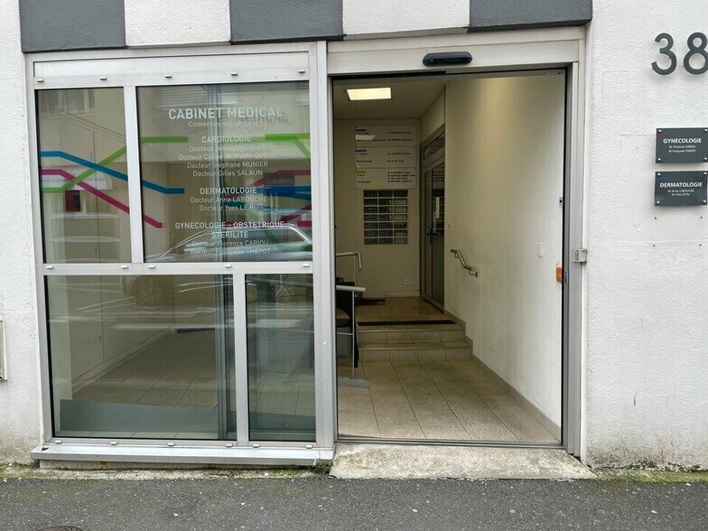 Médical dans Brest à louer - Photo de l’immeuble – Image 3 sur 3