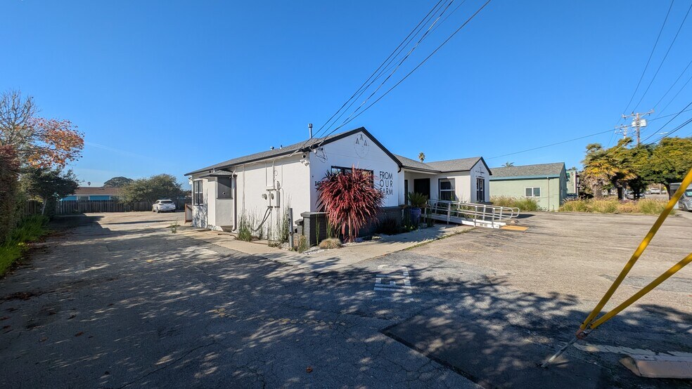 1051 41st Ave, Santa Cruz, CA à louer - Photo de l’immeuble – Image 2 sur 10