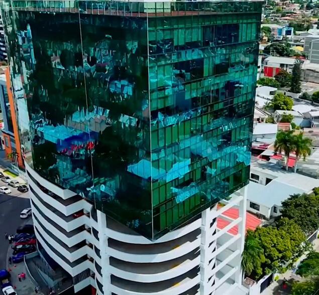 Bureau dans 401 Avenida Republica De Panama, Tegucigalpa, Avenida Republica De Panama à vendre - Photo de l’immeuble – Image 1 sur 11