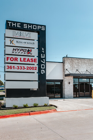 3706 N Navarro St, Victoria, TX à louer - Photo de l’immeuble – Image 2 sur 17