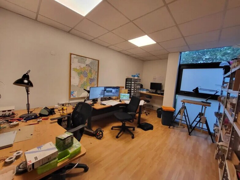 Local d’activités dans Décines-Charpieu à louer - Photo intérieure – Image 3 sur 5