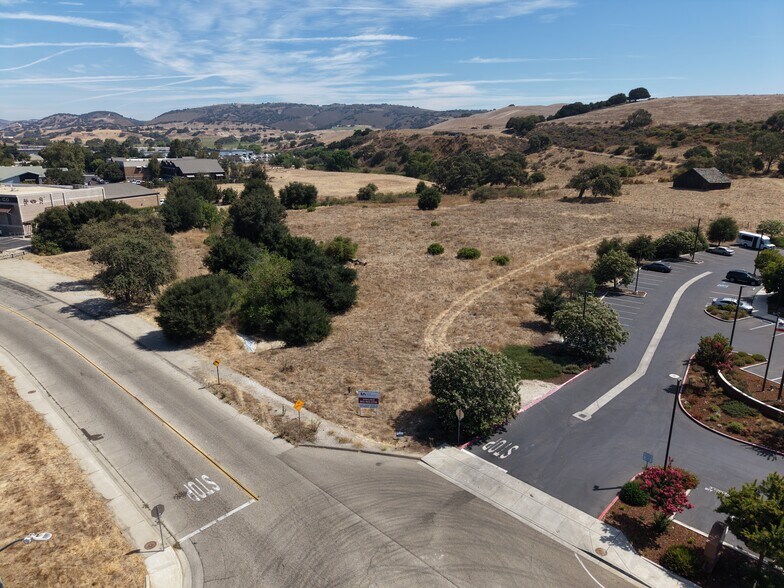 610 McMurray Rd, Buellton, CA à vendre - Photo de l’immeuble – Image 2 sur 9