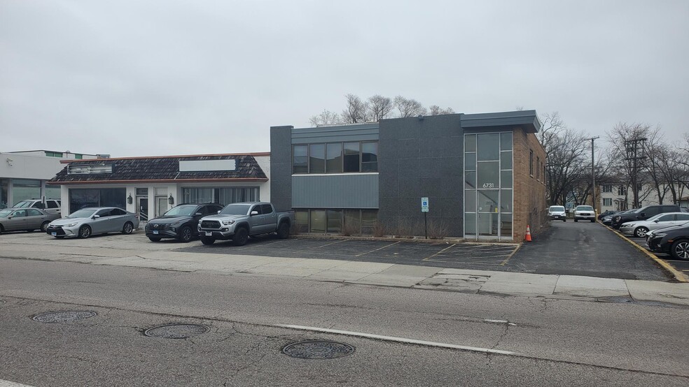 6735 N Lincoln Ave, Lincolnwood, IL à vendre - Photo de l’immeuble – Image 3 sur 7