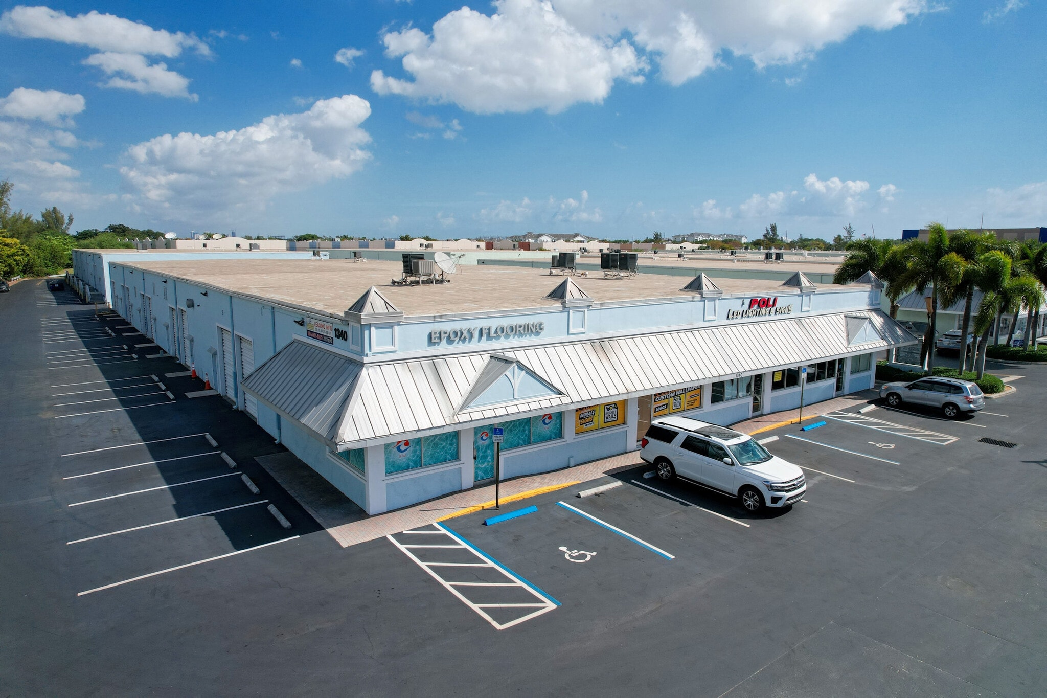 1200-1340 Stirling Rd, Dania Beach, FL à louer Photo de l’immeuble– Image 1 sur 9