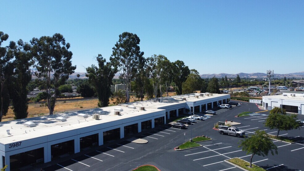 3987 1st St, Livermore, CA à louer - Photo de l’immeuble – Image 3 sur 3