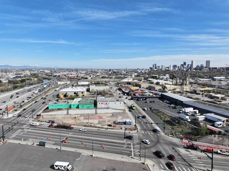 285 S Santa Fe Dr, Denver, CO à louer - Photo de l’immeuble – Image 3 sur 10