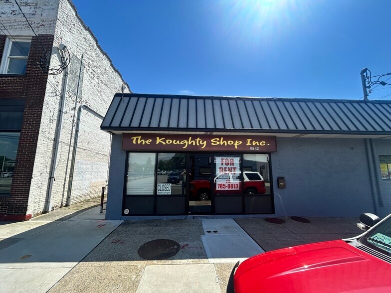 2740 Grand Ave, Bellmore, NY à louer - Photo de l’immeuble – Image 1 sur 6