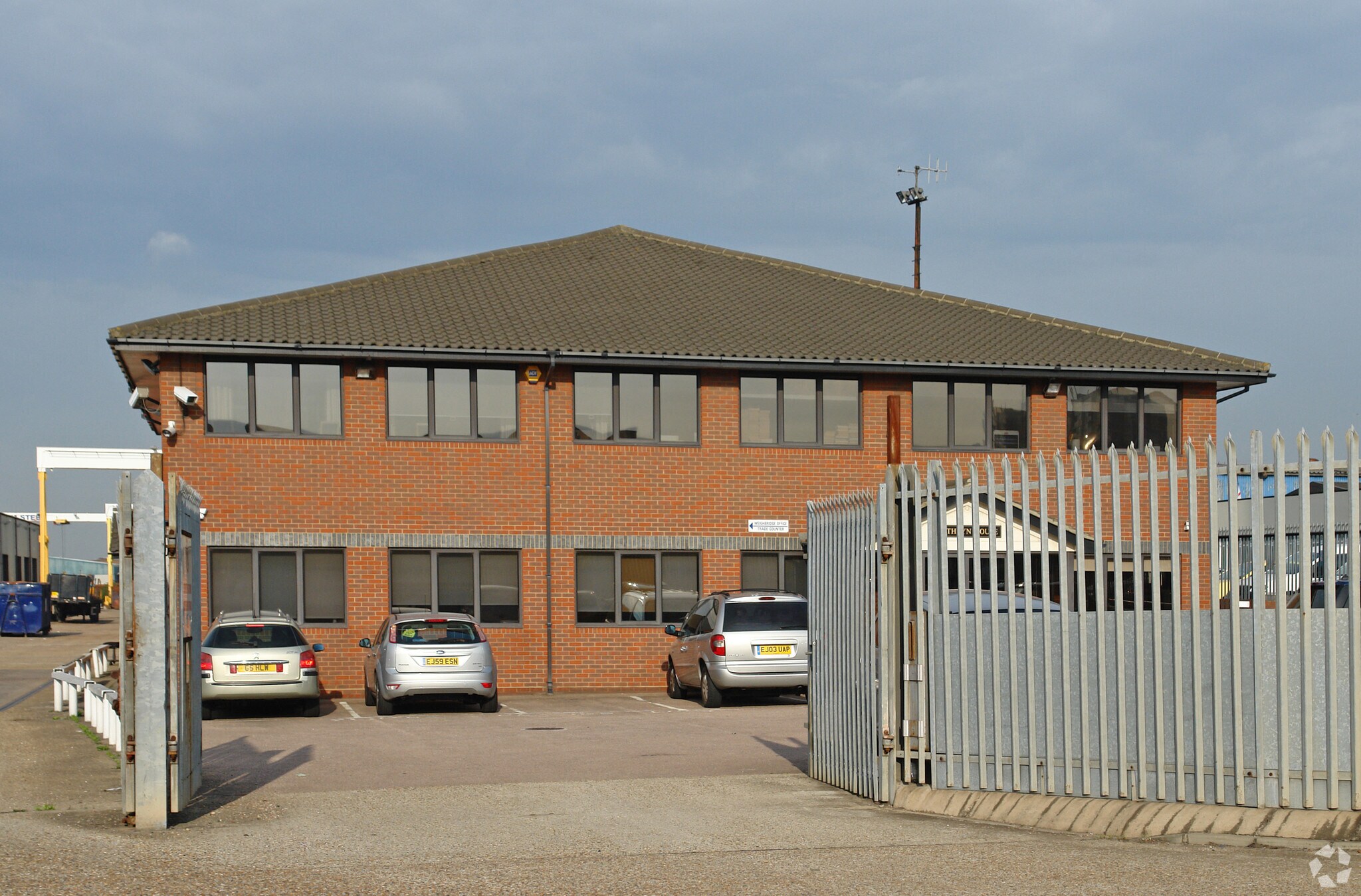 Manor Way, Rainham à louer Photo principale– Image 1 sur 2