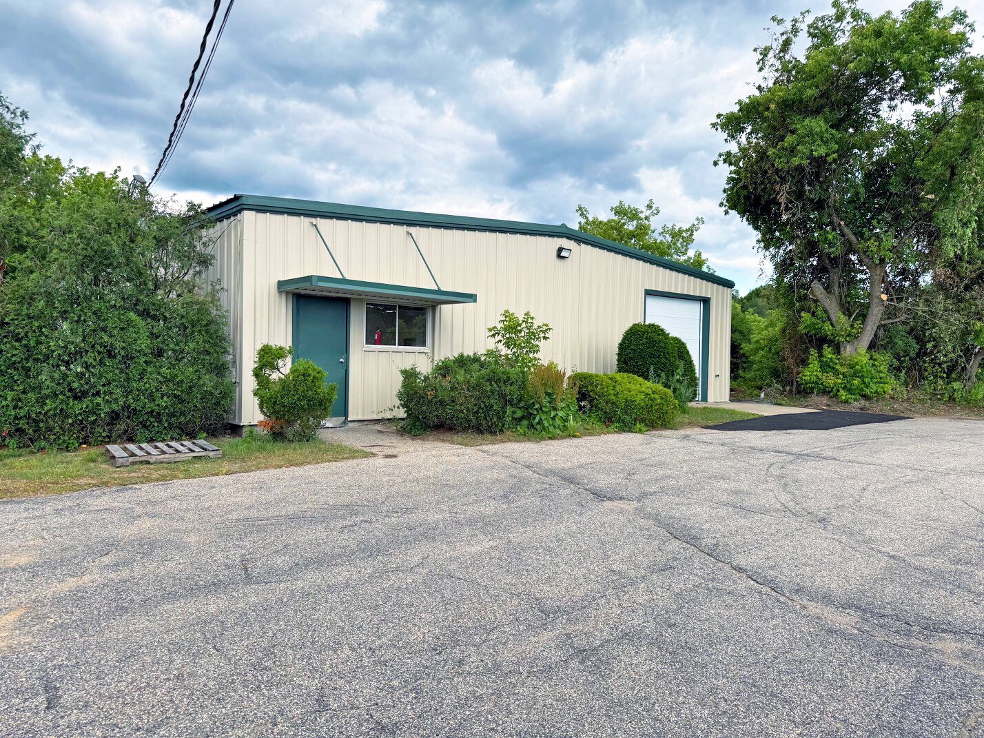 48 Harvey Rd, Londonderry, NH à louer Photo de l’immeuble– Image 1 sur 3