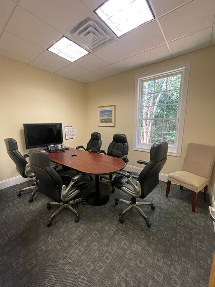 102 Peters St, North Andover, MA à louer - Photo de l’immeuble – Image 3 sur 8
