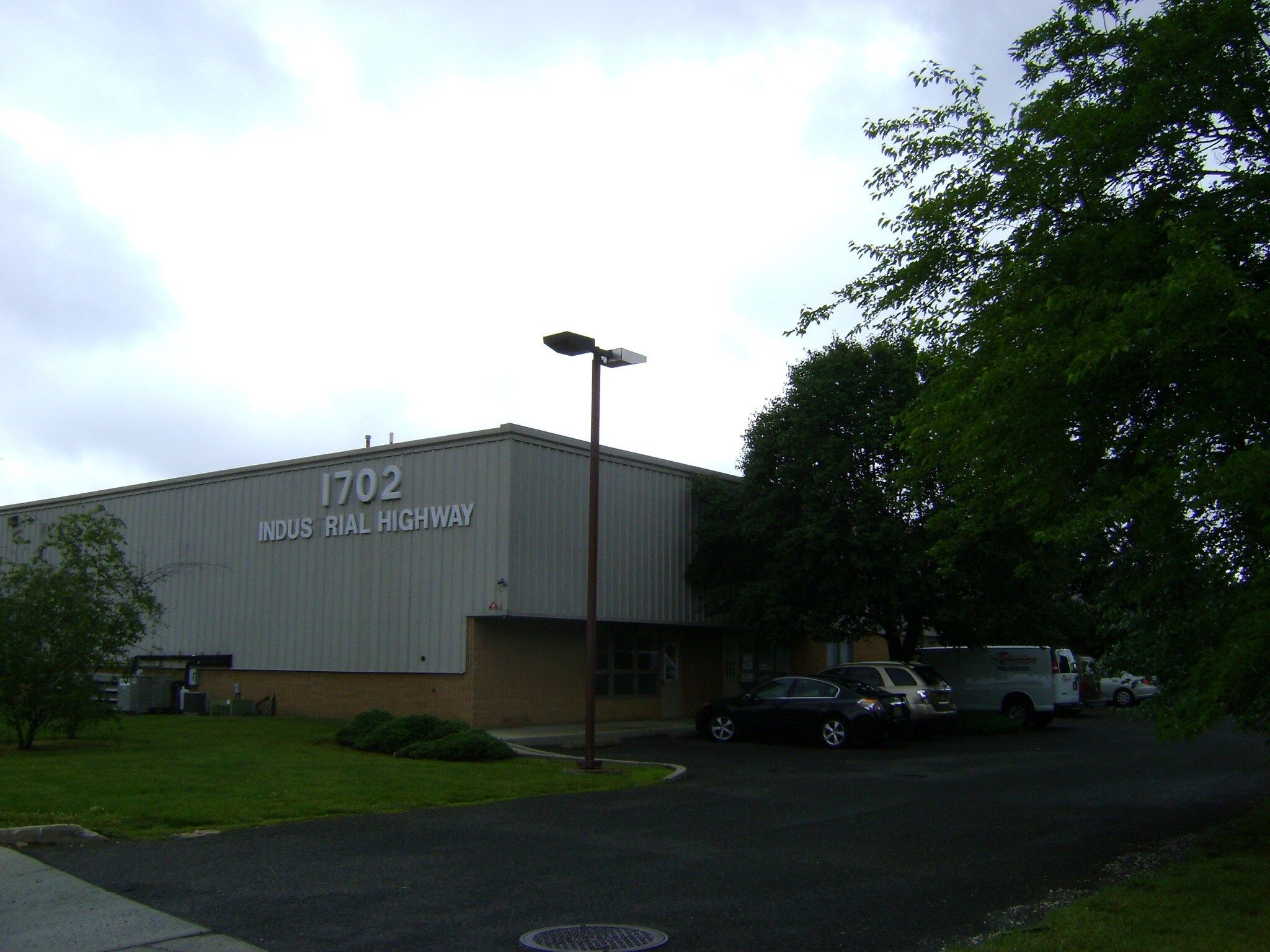1702 Industrial Hwy, Cinnaminson, NJ à louer Photo de l’immeuble– Image 1 sur 4