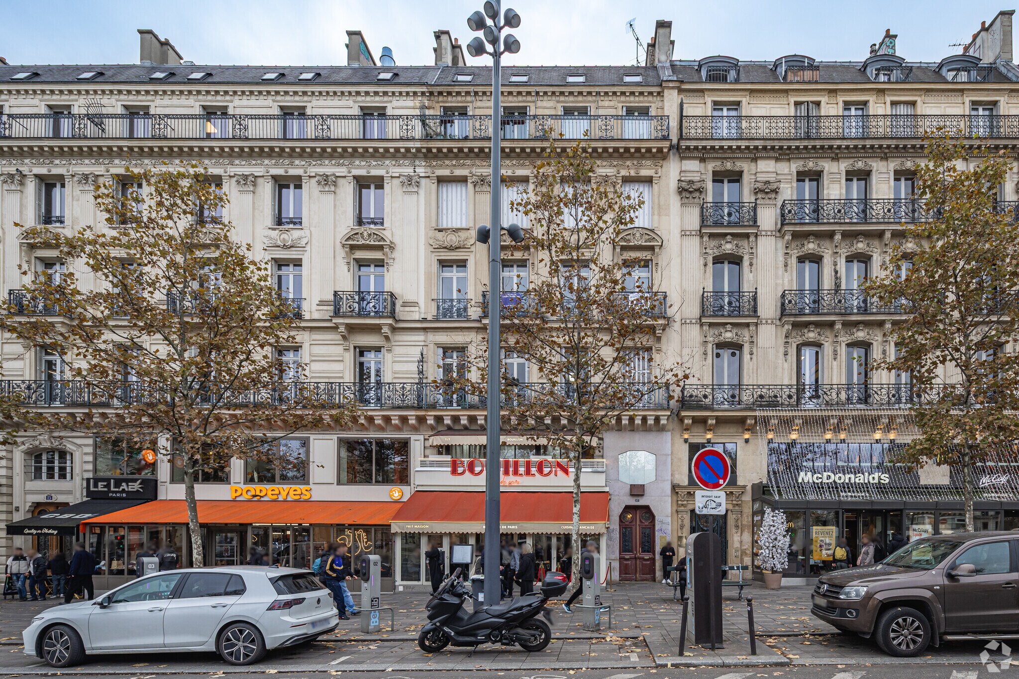 17 Place De La République, Paris à louer Photo principale– Image 1 sur 4