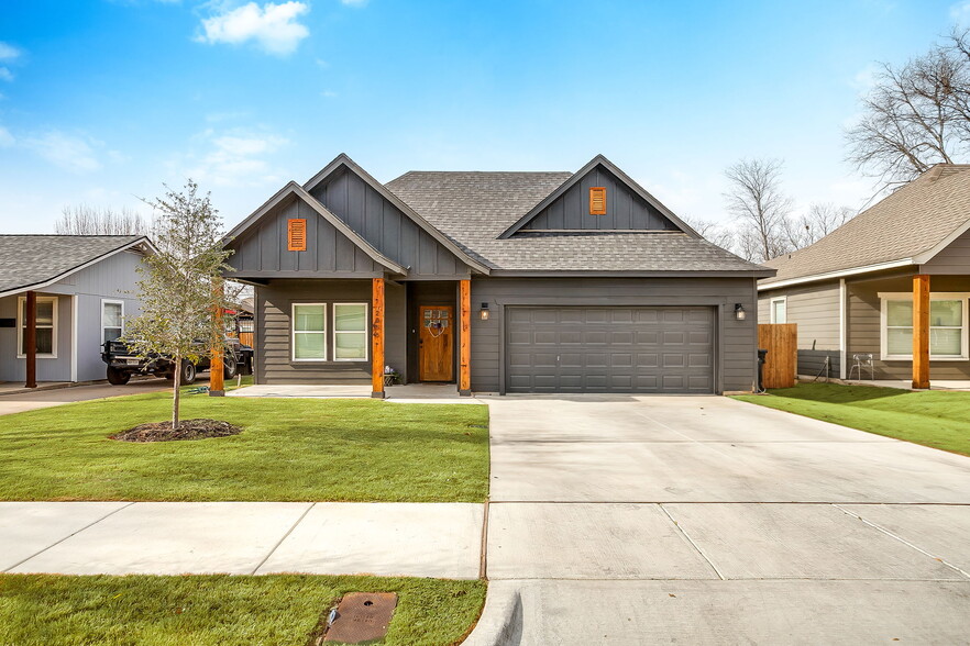 2856 South Hills Ave, Fort Worth, TX à vendre - Photo principale – Image 1 sur 1