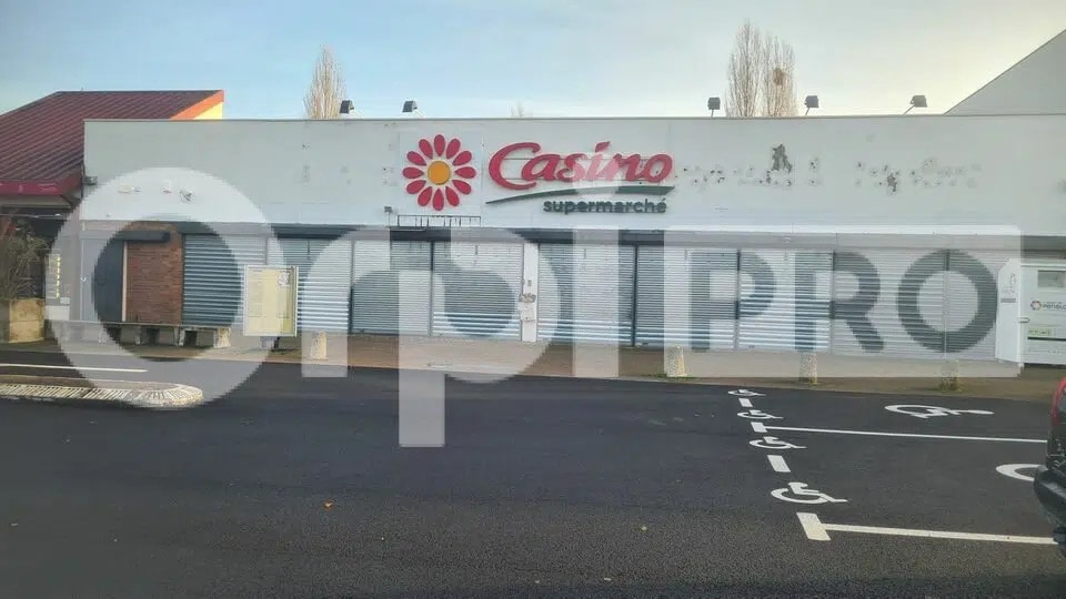 Local commercial dans Domérat à vendre - Photo de l’immeuble – Image 3 sur 7