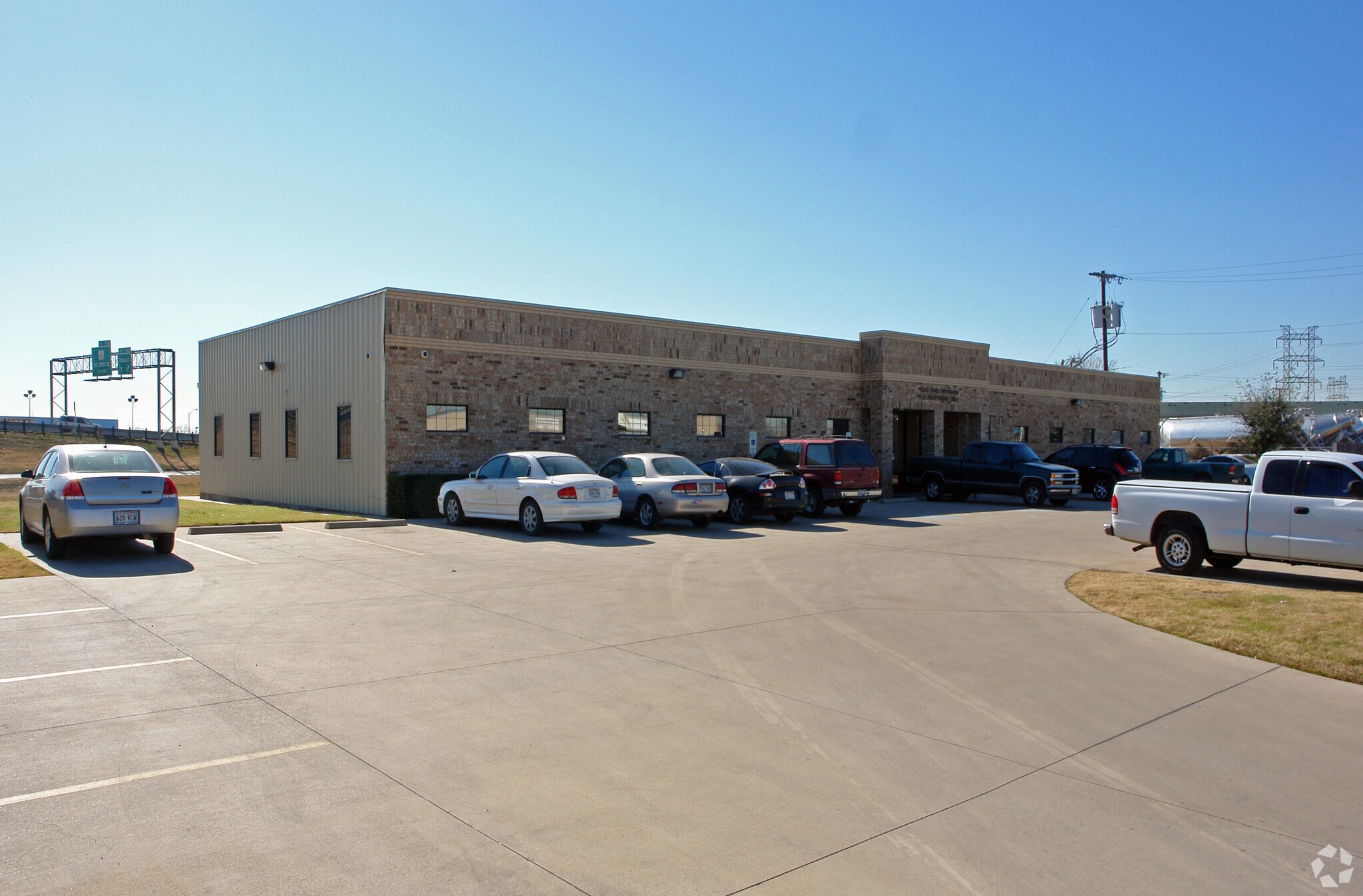2462 E Long Ave, Fort Worth, TX à louer Photo principale– Image 1 sur 4