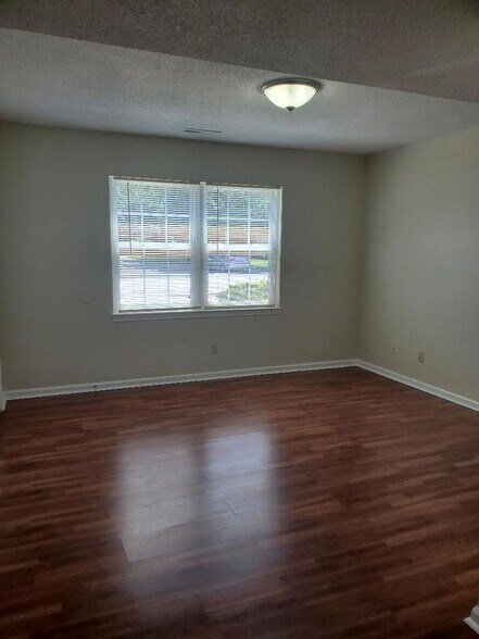 2322 Indian Dr, Jacksonville, NC à vendre - Photo intérieure – Image 2 sur 8