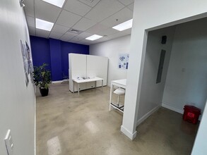 2000 N Bayshore Dr, Miami, FL à louer Photo intérieure– Image 2 sur 7
