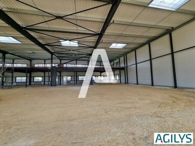 Plus de détails pour Local d’activités à vendre