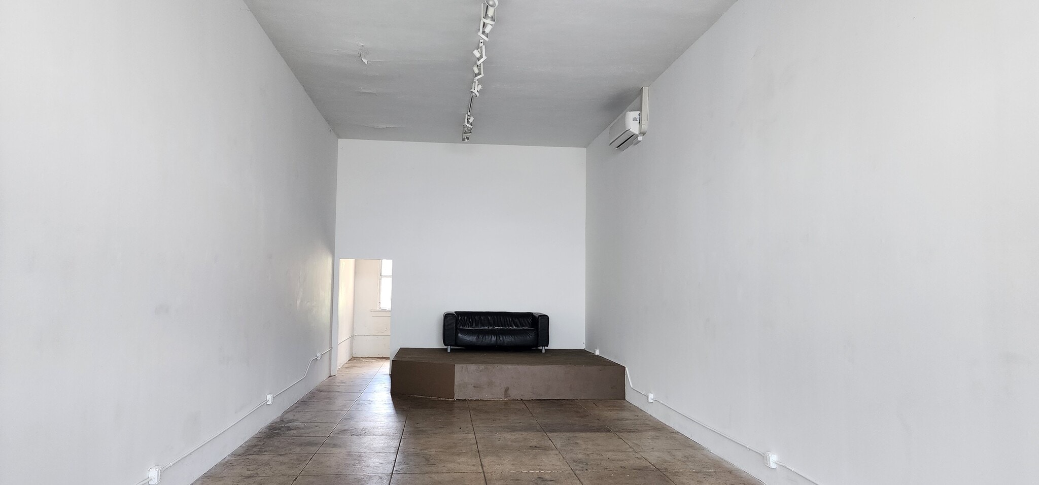 3520 W Washington Blvd, Los Angeles, CA à louer Photo intérieure– Image 1 sur 4