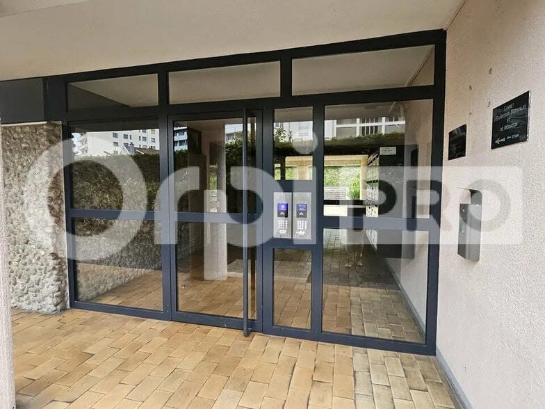 Bureau dans Reims à vendre - Photo de l’immeuble – Image 2 sur 12