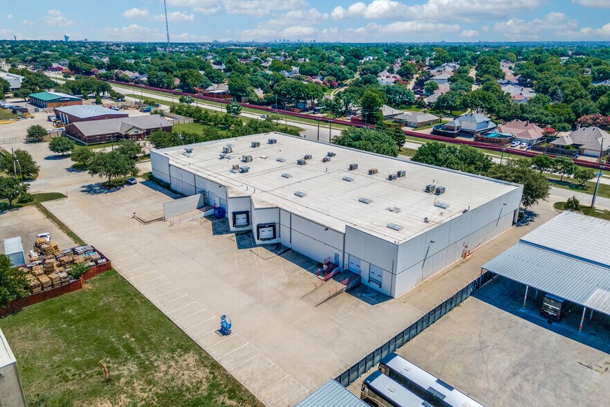 2853 Dickerson Pky, Carrollton, TX à louer - Photo de l’immeuble – Image 3 sur 27